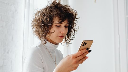 To koniec kartek "awizo”. Urzędowe listy trafią do smartfonów