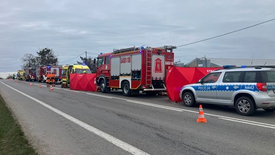 Tragiczny wypadek na DK91. Nie żyją dwie osoby, trwa akcja służb