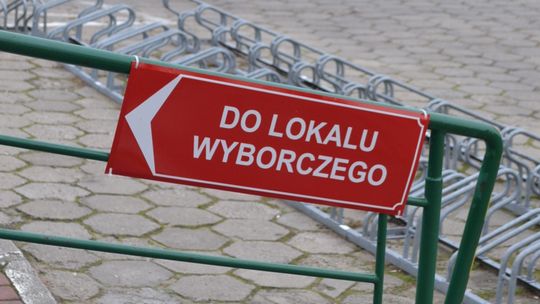Trudności przy organizacji wyborów prezydenckich. Bardzo małe zainteresowanie pracą w komisjach