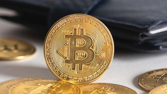 Trzecie weto w sprawie kryptowalut. Premier ostro odpowiada