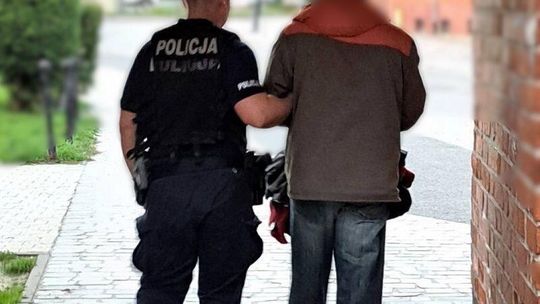 Ukrywał się w Wielkiej Brytanii przez 20 lat. Policjanci czekali na niego w rodzinnych stronach!