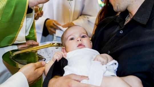 Ważna decyzja w polskim Kościele. Żonaci mężczyźni będą mogli udzielać sakramentu