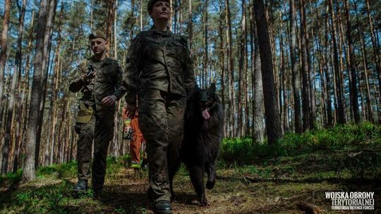 Wojska ochotnicze przyjmują nie tylko ludzi. Ares był pierwszy