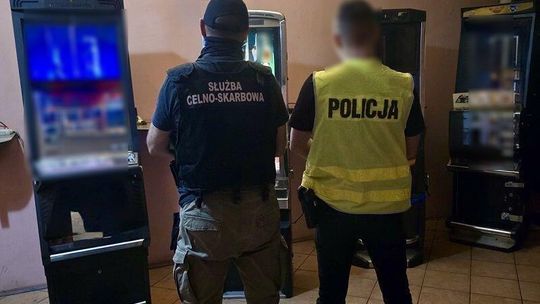 Wspólna kontrola dała efekt. Zabezpieczyli automaty o wartości 48 tysięcy