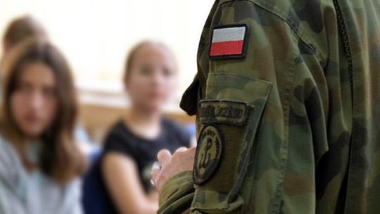 Za kilka dni wojsko wejdzie do szkół. Żołnierze będą uczyć dzieci
