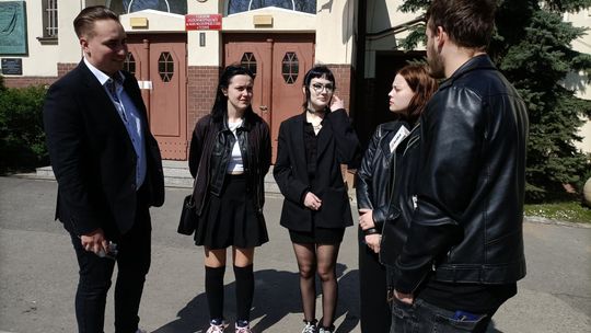 Za maturzystami egzaminy z przedmiotów podstawowych. Jak oceniają poziom trudności? [SONDA]