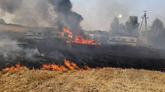 Zajączkowo: Pożar rżyska i dwóch przyczep campingowych