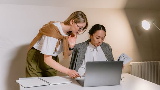Zakładanie spółki – jak zrobić to krok po kroku?