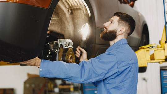 Zbliża się termin przeglądu samochodu? Zrób go teraz, bo już wkrótce będzie drożej