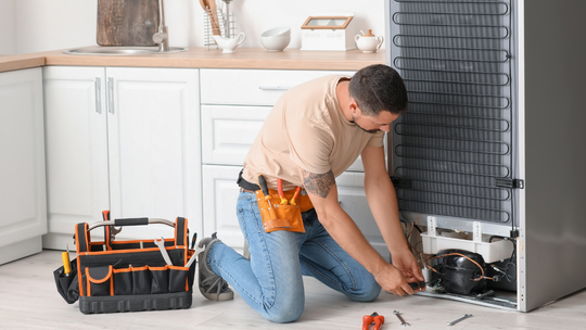 Złota rączka na telefon. Cenimy ją za to, że naprawi, dokręci, wymieni