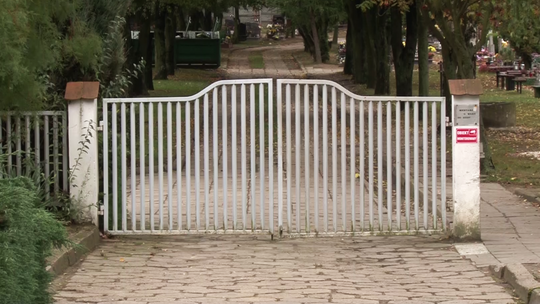 Zmiany na cmentarzu komunalnym. Będzie większy, z nowym administratorem i... wirtualnym odpowiednikiem