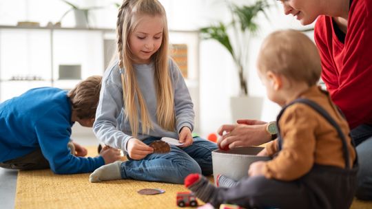 Zostań opiekunką w żłobku — odmień życie maluchów i swoje własne