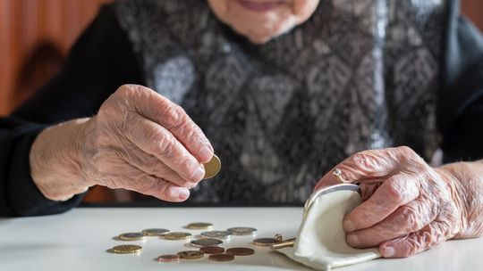 ZUS wypłacił pierwsze trzynastki. Ponad tysiąc złotych trafi na konto milionów Polaków