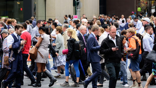 Żyjemy coraz dłużej. Wychodzimy z pocovidowego dołka