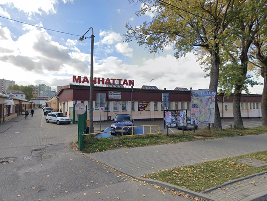Dwa miejskie przetargi: staw przy ul. 30 Stycznia i boksy na Manhattanie