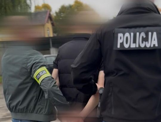 Kryminalni zatrzymali sprawców oszustwa metodą „na policjanta”. Ofiarą 92-letnia Tczewianka [VIDEO]