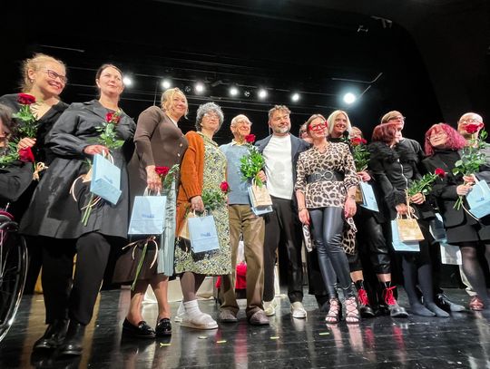 Rodzinne rozliczenia, samotność i niewypowiedziany żal. Poruszająca premiera w CKiS [RELACJA]