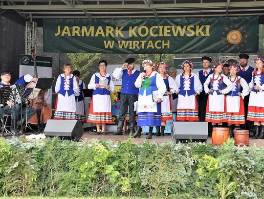 Między koronami drzew a stołem gospodyń. Święto kociewskiej kultury w Wirtach