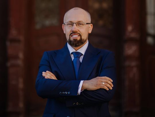 Łukasz Brządkowski bez wotum zaufania, ale z absolutorium