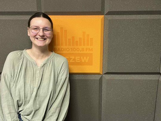 Nie tylko serwety u babci na stole. Iga Tobolewska o muralu [ROZMOWA]