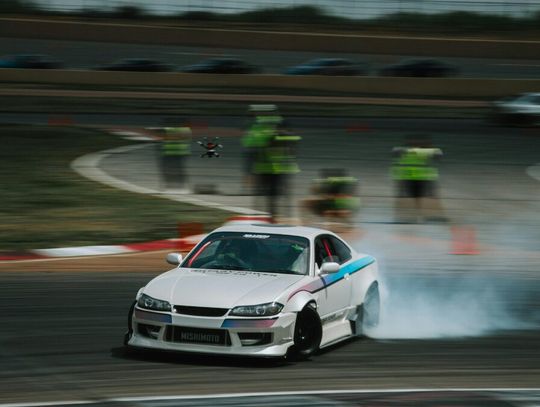 Nowe przepisy drogowe nie wszystkim się podobają. Dlaczego?