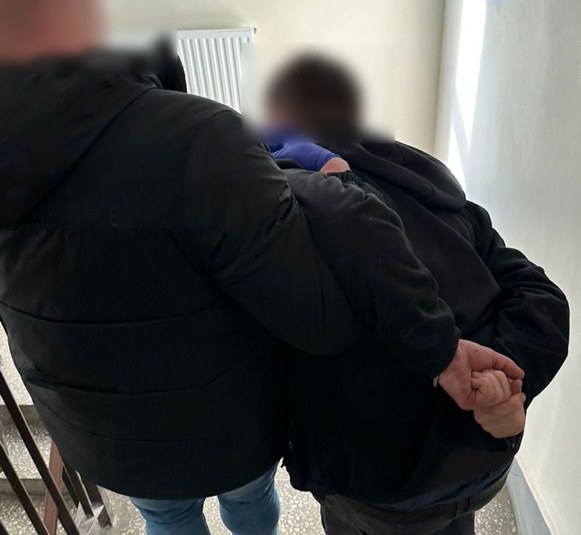35-latek z gminy Lichnowy zatrzymany. Zniszczył policjantowi telefon