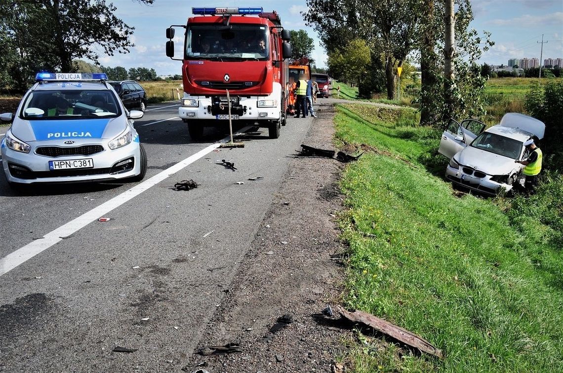 53-latek bez uprawnień i pod wpływem alkoholu spowodował wypadek w Zajączkowie