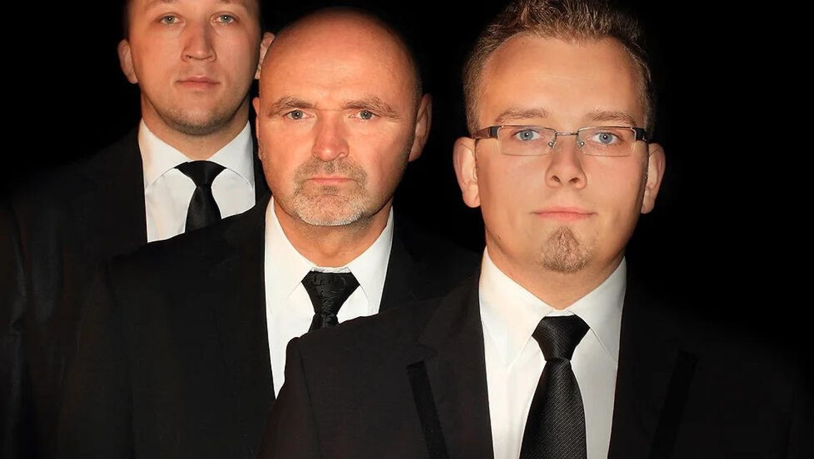 Adam Wendt Acoustic Set w Grand Club Paris