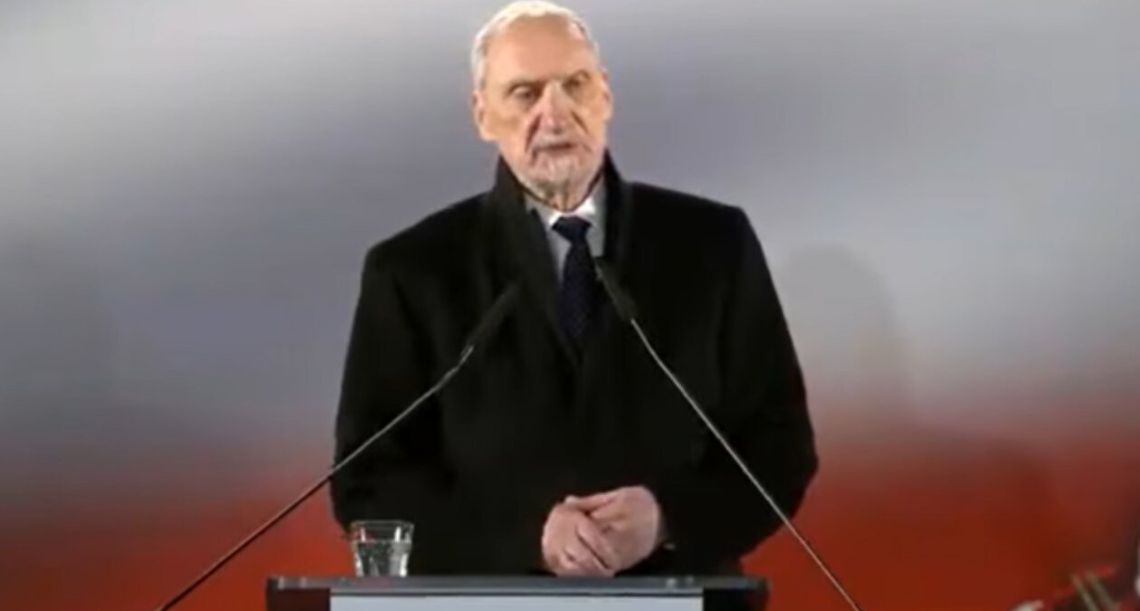 Antoni Macierewicz oskarżony za słowa o agentach Antoni Macierewicz oskarżony za słowa o agentach