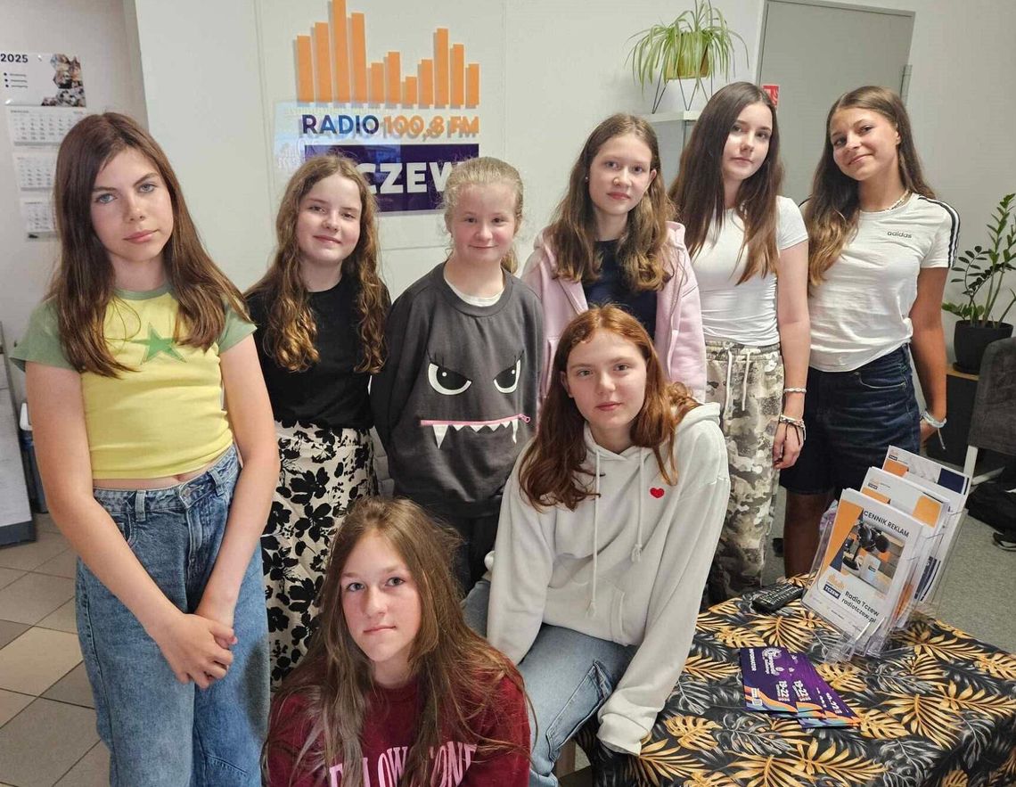 Audycja z młodzieżą z kółka dziennikarskiego z SP8