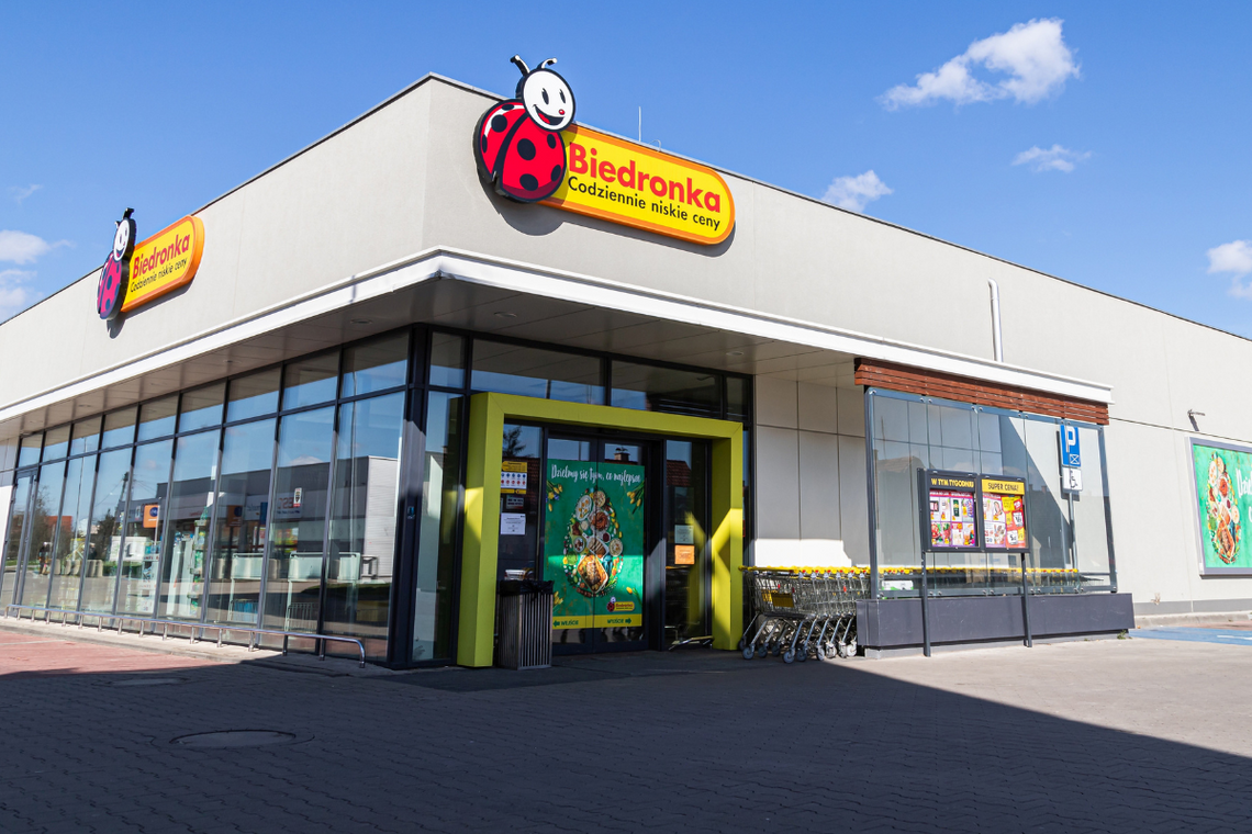 Biedronka zmienia system parkowania. Znikną biletomaty