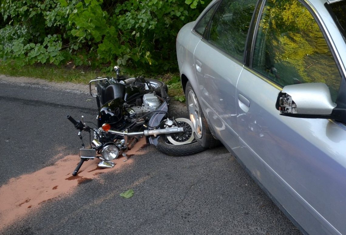 Czarnocin: Nietrzeźwy kierowca spowodował wypadek z motocyklistą