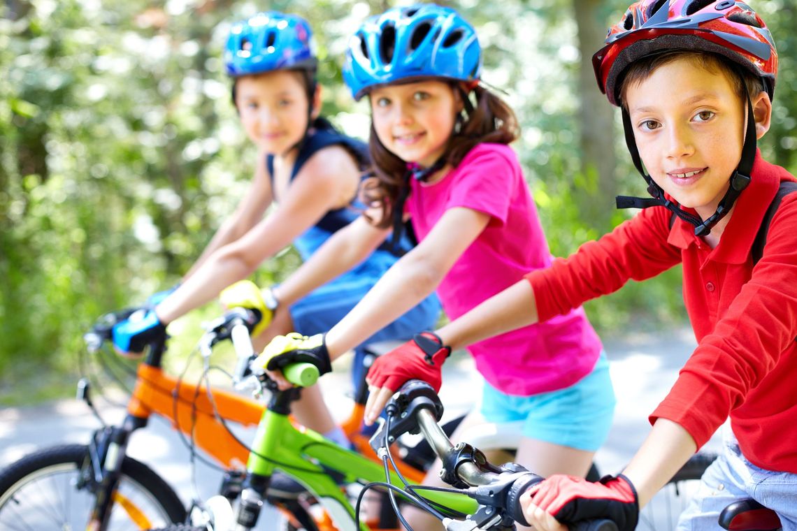 Czy noszenie kasku rowerowego podczas jazdy po mieście powinno być obowiązkowe? 
