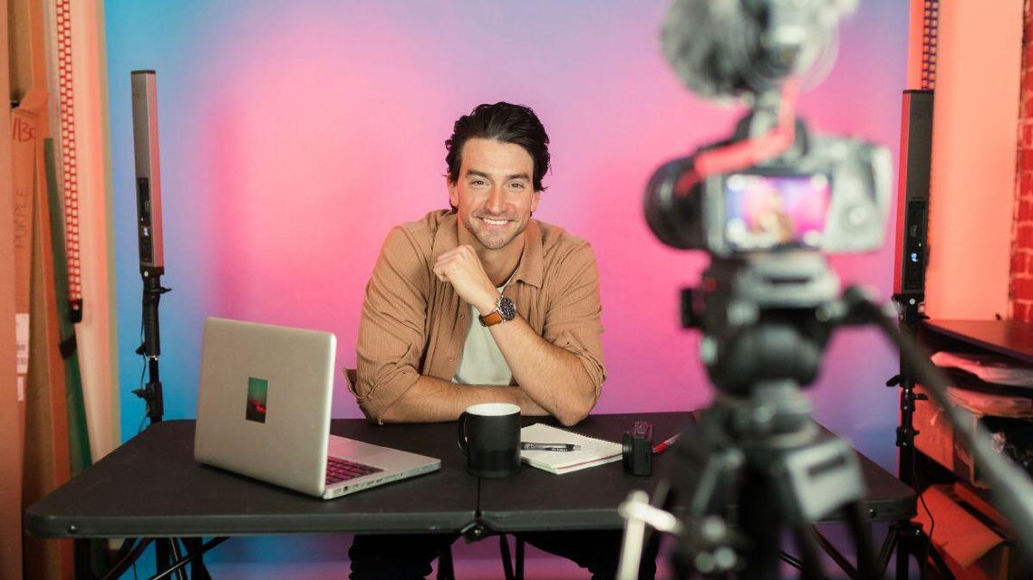 Dlaczego ludzie zostają influencerami? Pierwsze takie badanie w Polsce