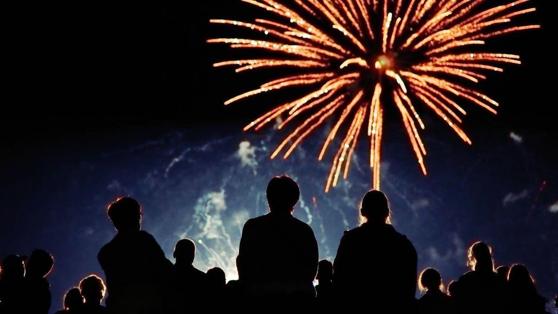 Grube pieniądze pójdą z dymem. Tyle kosztują fajerwerki Grube pieniądze pójdą z dymem. Tyle kosztują fajerwerki