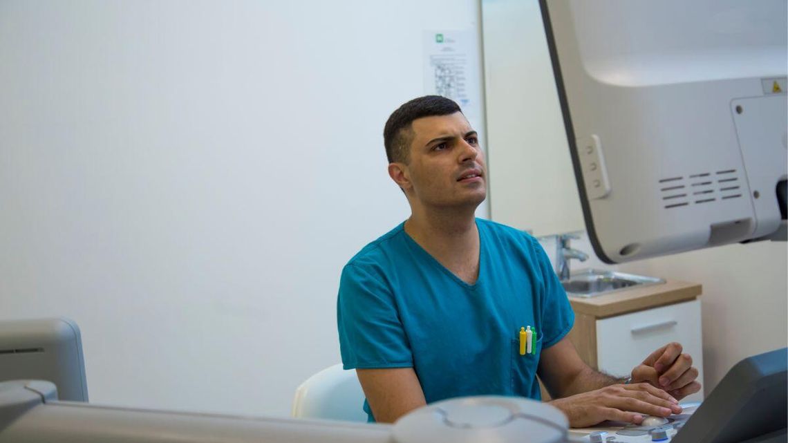 Idą zmiany dla pacjentów. Zadzwoni sztuczna inteligencja i za karę „na koniec kolejki”