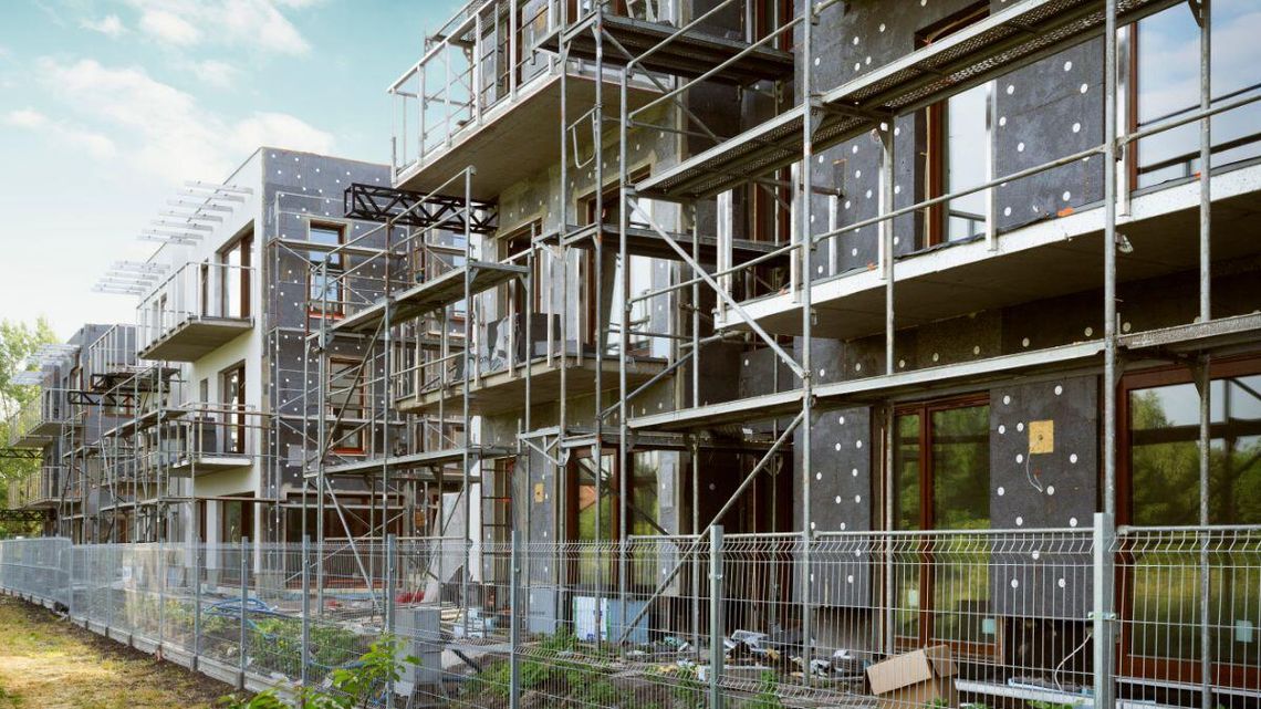 Jak zaoszczędzić na kupnie mieszkania 150 tys. zł? Jest prosty sposób na dewelopera