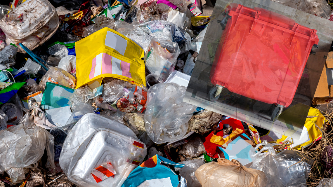 Jakie odpady wrzucamy do czerwonego pojemnika? Sprawdź Jakie odpady wrzucamy do czerwonego pojemnika? Sprawdź