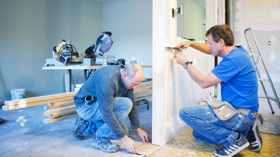 Kontrolerzy pukają do drzwi. Sprawdzają mieszkania po remontach. Kary są wysokie