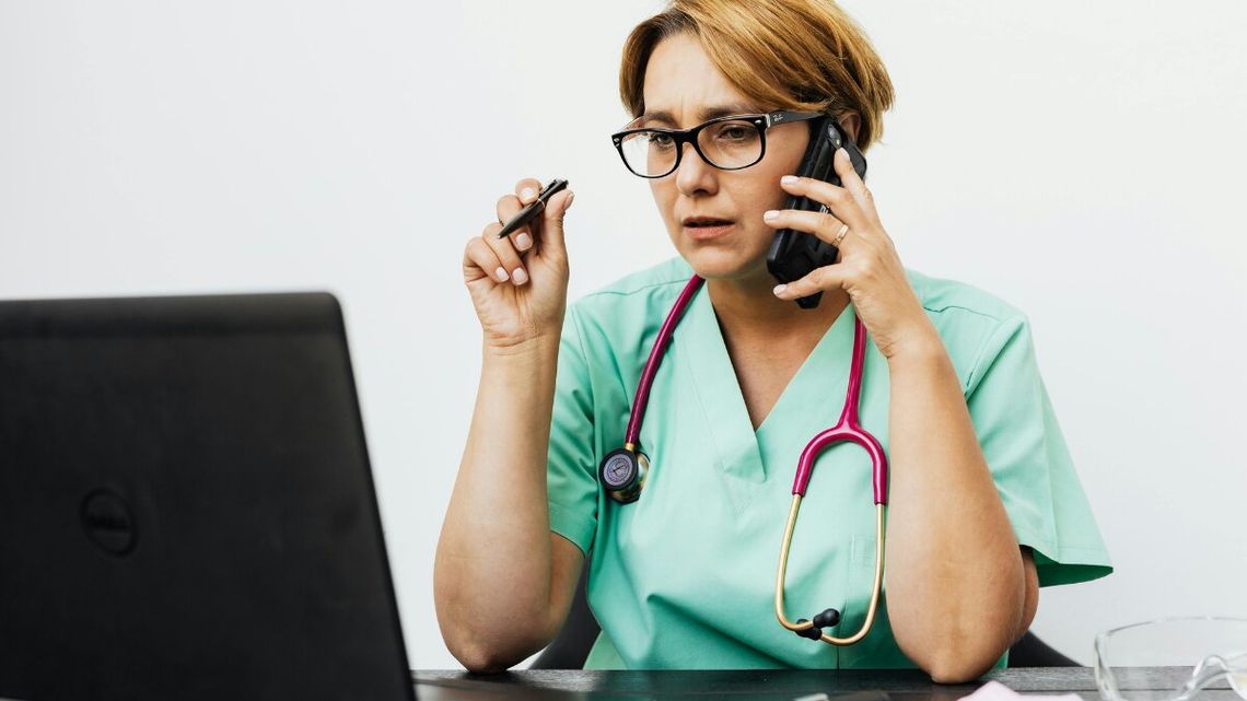 Lekarze na celowniku oszustów. Tak zdobywają dostęp do recept