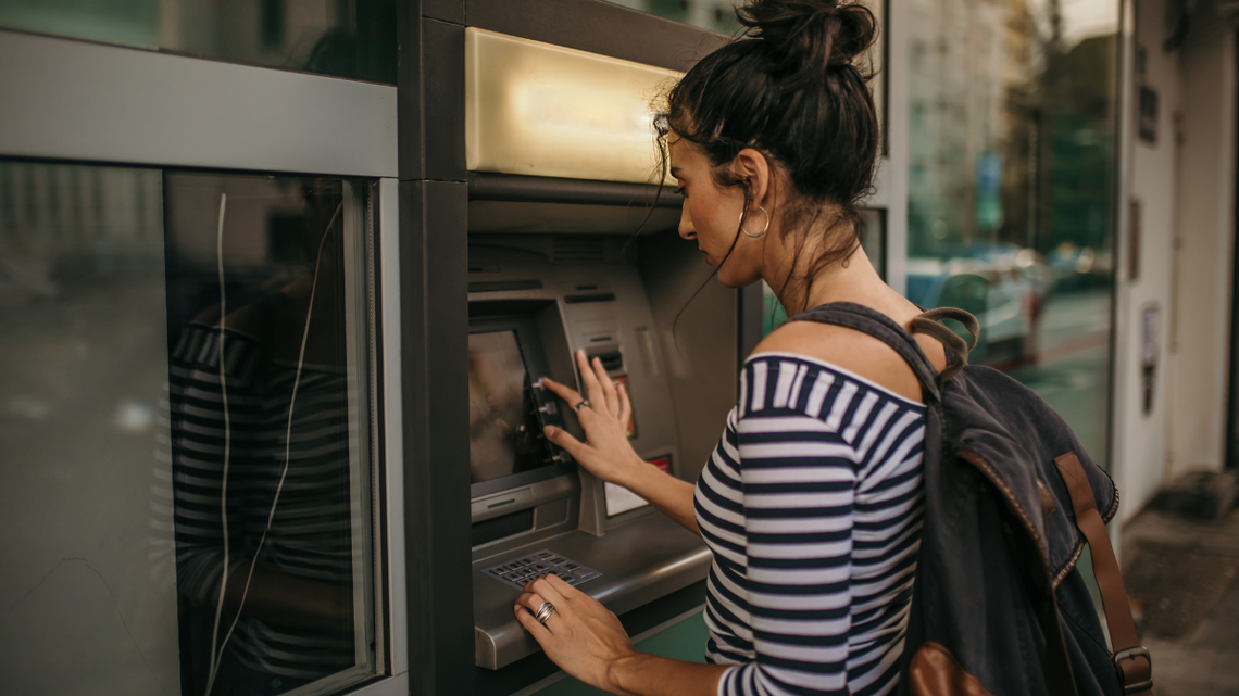 Limit wypłat z bankomatów. Sprawdź, od czego zależy