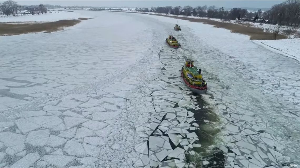 Lodołamacze w akcji na Wiśle