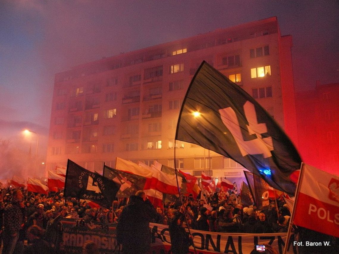 Marsz Niepodległości. W całym kraju zapełniają autokary