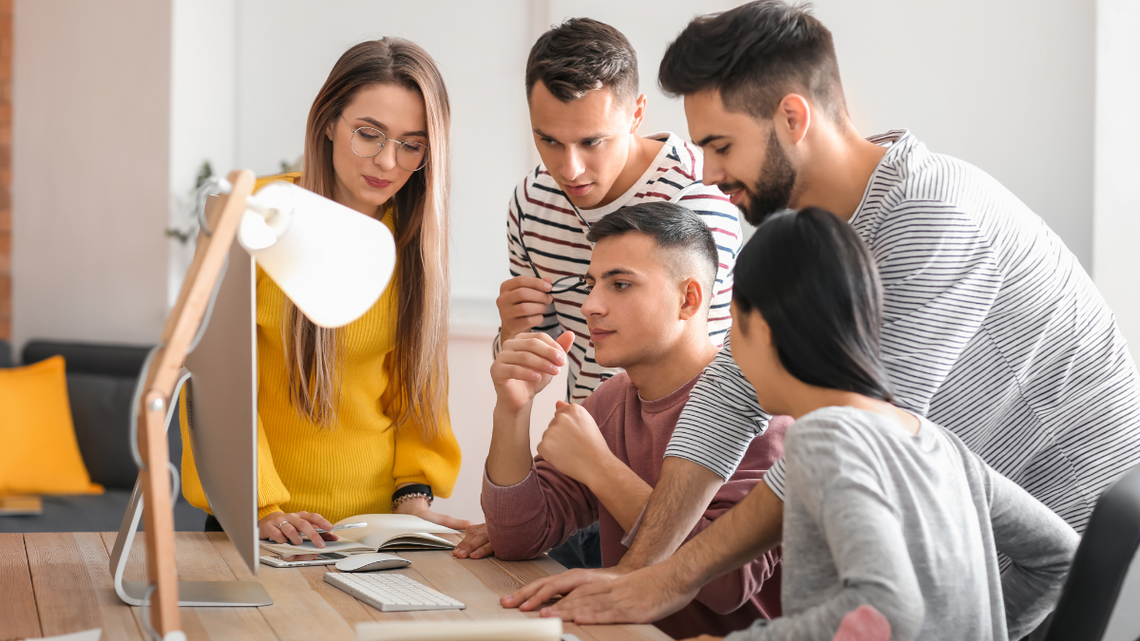 Maturzyści 2025. Studia? Tak, ale razem z pracą. Żeby się uniezależnić Maturzyści 2025. Studia? Tak, ale razem z pracą. Żeby się uniezależnić