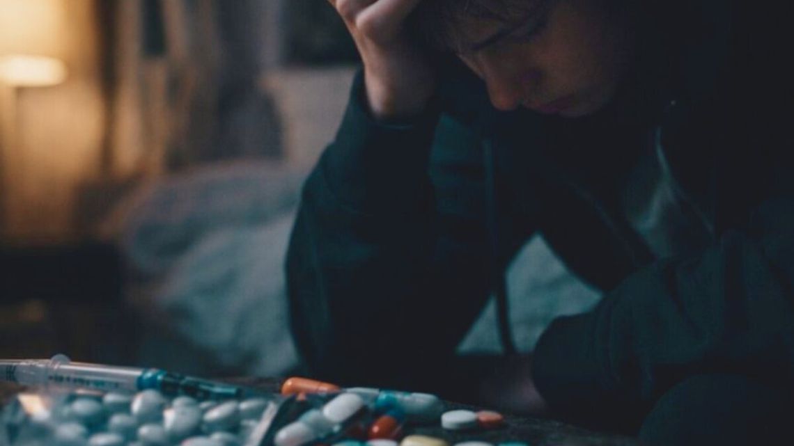 Młodzi mieszają leki i opioidy Najmłodszy pacjent miał 9 lat