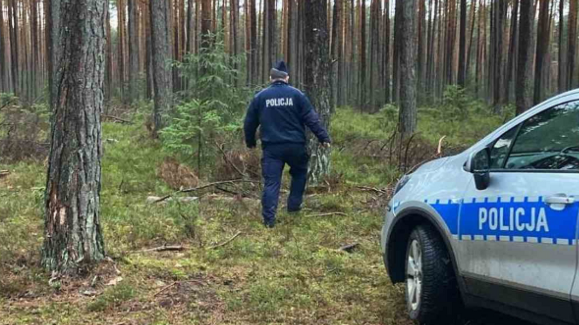 Na polu coś spadło z nieba. Policja już ustaliła, co to jest