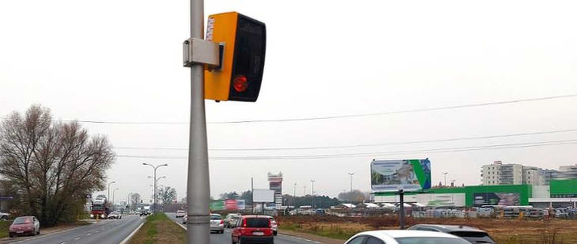 Nowe fotoradary już pstrykają. Przy każdej pogodzie śledzą kilka pasów ruchu [LISTA]