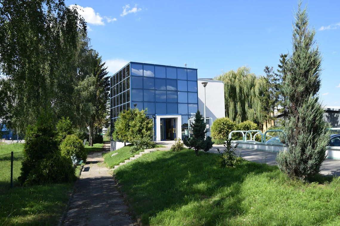 Nowe ustawy regulujące rynek pracy {ROZMOWA]