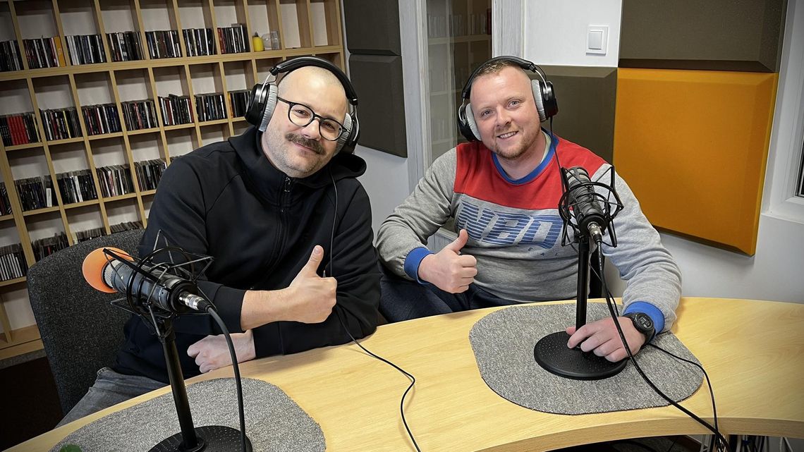 Opinie w Radiu Tczew 01.04.: decyzja radnych o powiększeniu Tczewa i negocjacje o przejęciu licencji Pogoni przez Widzew na zdj. operatorzy TV Tetka z okazji Prima Aprilis ;)