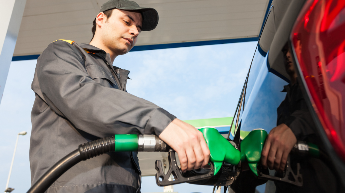 Paliwa pod lupą kontrolerów UOKiK-u. Są już wyniki badania